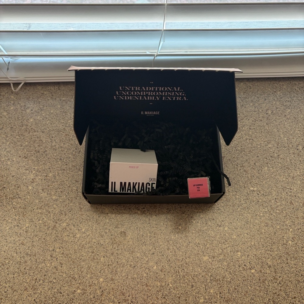 IL MAKIAGE Black Box with White and Pink Skincare Packaging
